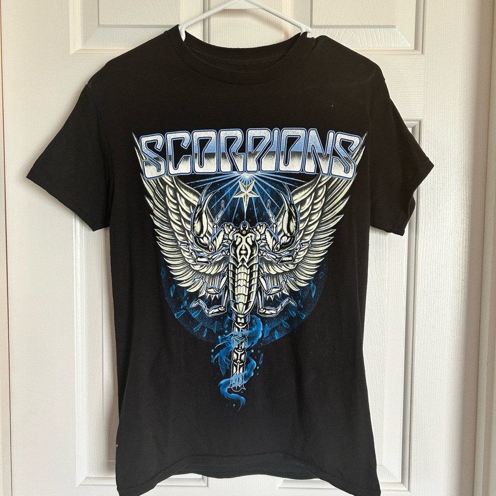 Scorpions Angels Graphic Band Tee in Black and Blue